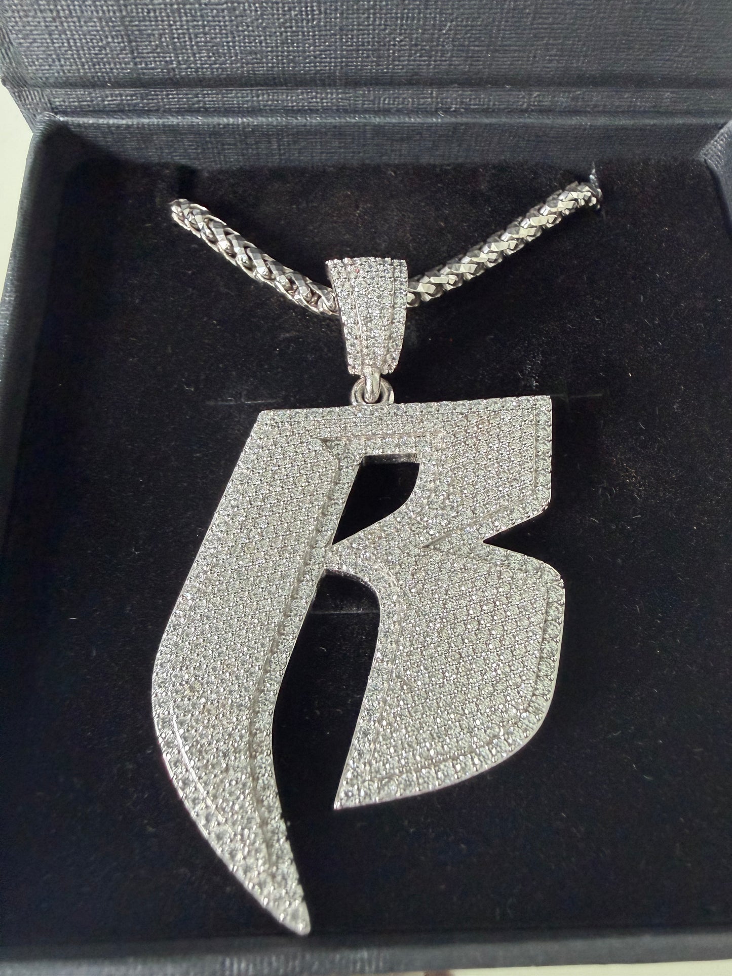 RR ICONIC "R" PENDANT - LARGE SILVER EDITION | PRE-ORDER